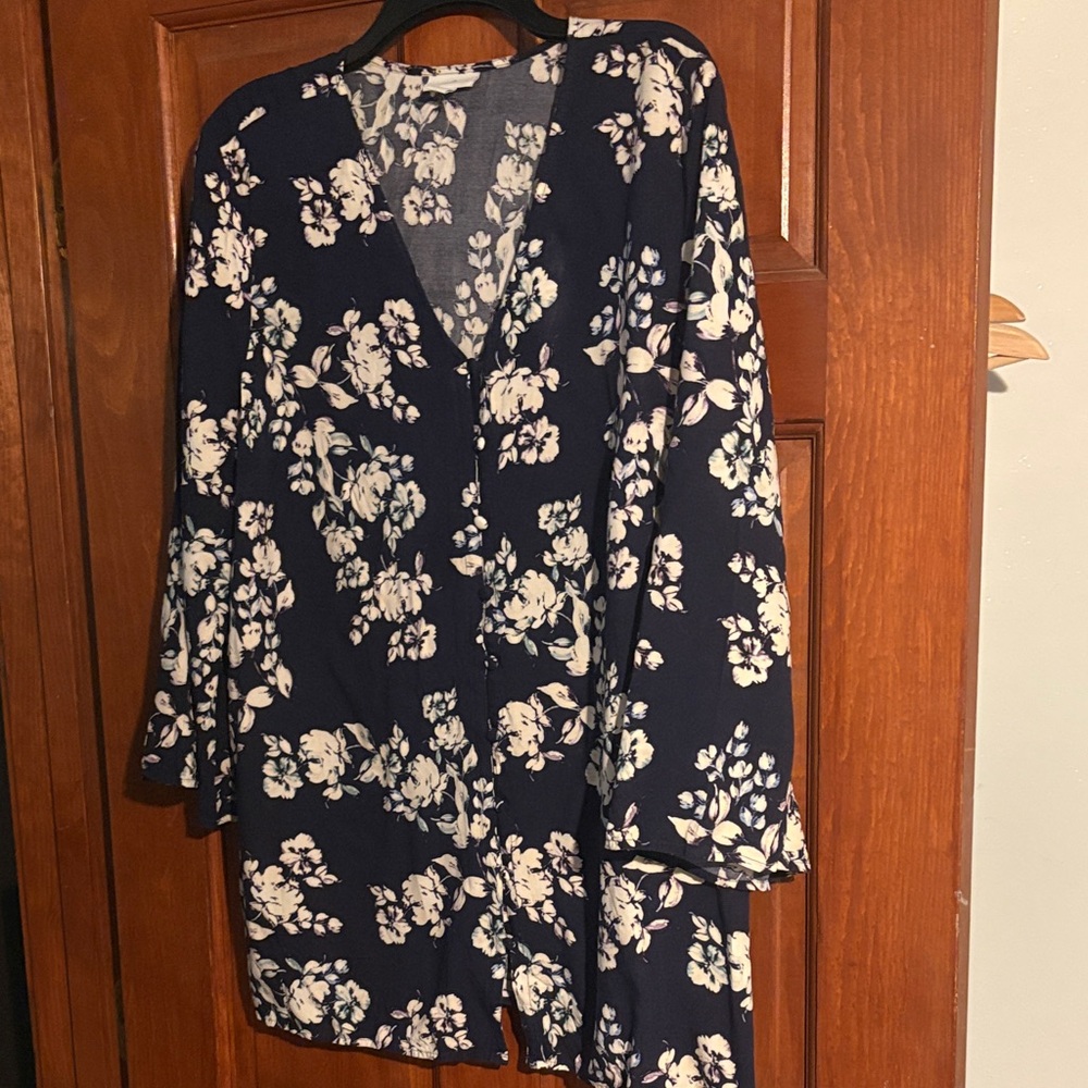 J Jill navy blue Floral V-Neck Tunic size L